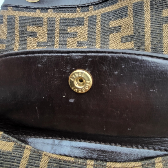 Fendi Zucca FF Canvas Vintage Shoulder Bag..Authentic !!! - Picture 10 of 16